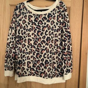 Chic Leopard Print Women's Sweatshirt